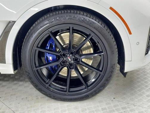 2021 BMW X7 M50i