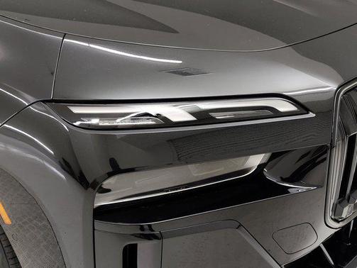 2025 BMW 750e i xDrive
