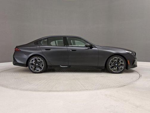Frozen Deep Grey 2026 BMW 530 530i