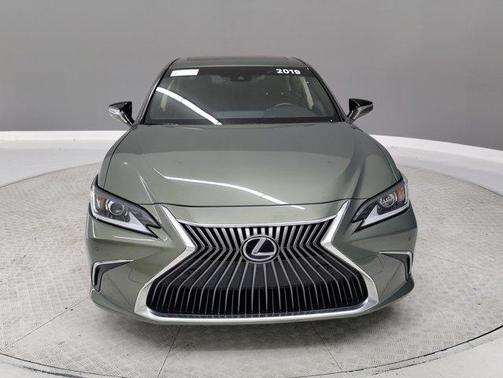 2019 Lexus ES 300h Base