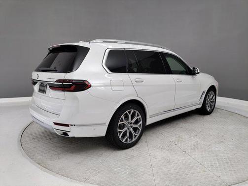 2026 BMW X7 xDrive40i