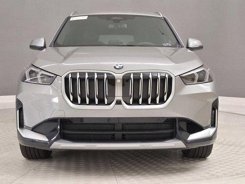 Space Silver Metallic 2026 BMW X1 xDrive28i