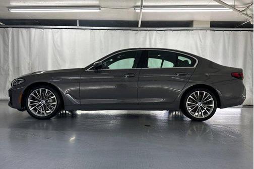 2022 BMW 530 i