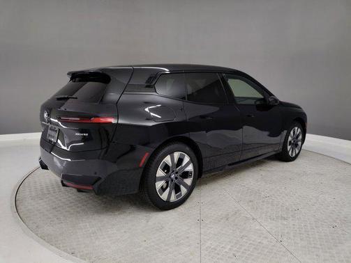 2026 BMW iX xDrive60