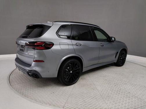 2026 BMW X5 M60i