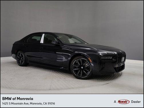 2025 BMW 740 i
