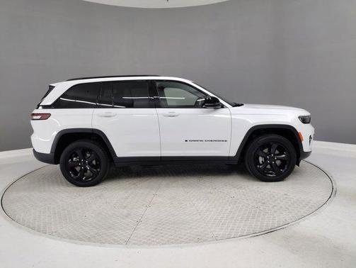2024 Jeep Grand Cherokee Altitude