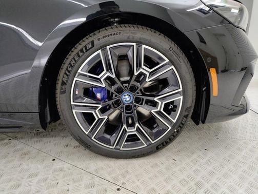 2025 BMW i5 eDrive40