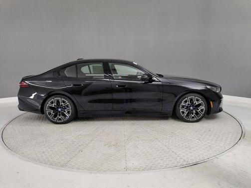 2025 BMW i5 eDrive40