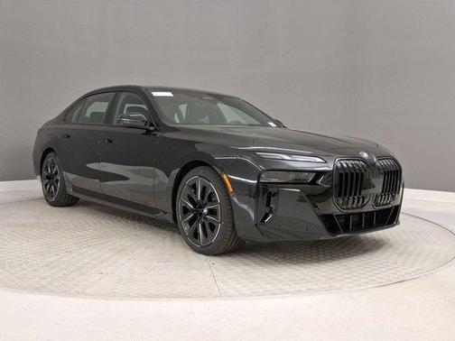 2026 BMW 740 740i