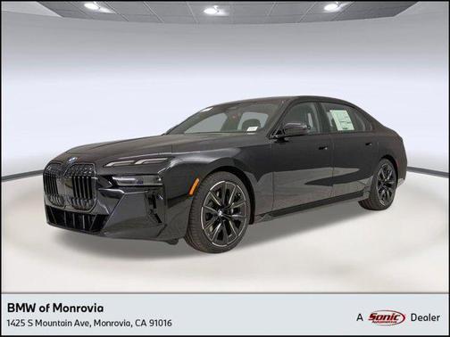 2026 BMW 740 740i