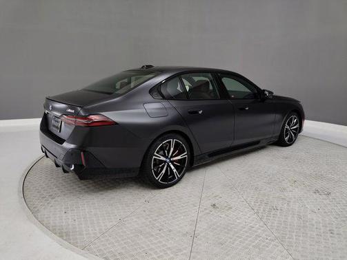 2025 BMW i5 M60