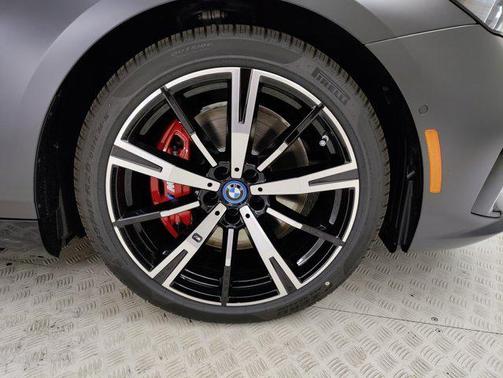 2025 BMW i5 M60