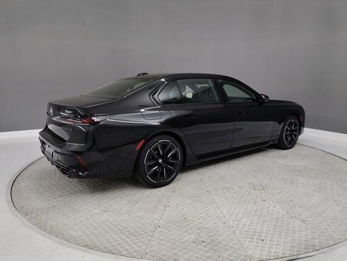 2025 BMW 760 i xDrive