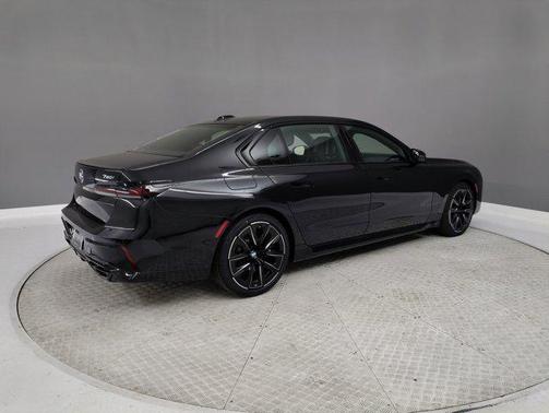 2025 BMW 760 i xDrive