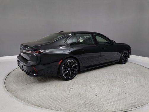 2025 BMW 760 i xDrive