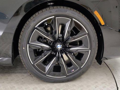2025 BMW 760 i xDrive