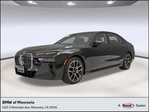 2023 BMW 740 i
