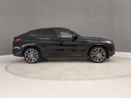 2023 BMW X4 M40i