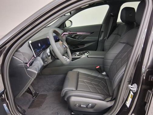 Dark Graphite Metallic 2027 BMW 530 i