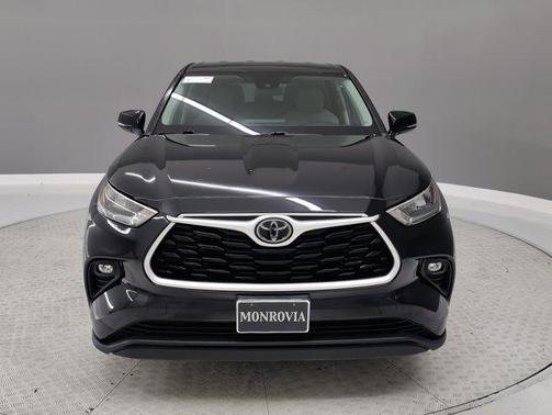 2020 Toyota Highlander LE