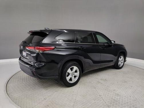 2020 Toyota Highlander LE