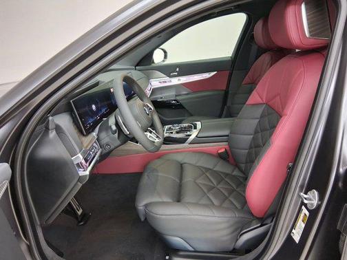 2026 BMW 740 740i