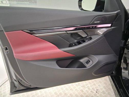 Black Sapphire Metallic 2026 BMW i5 xDrive40