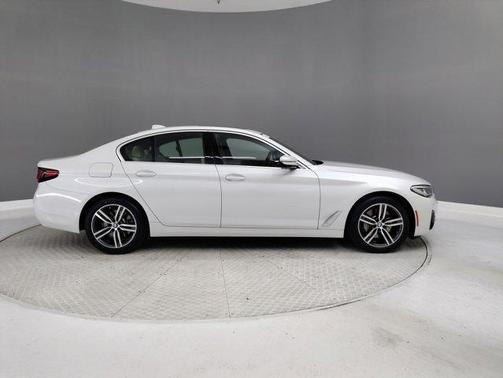 2023 BMW 530 i