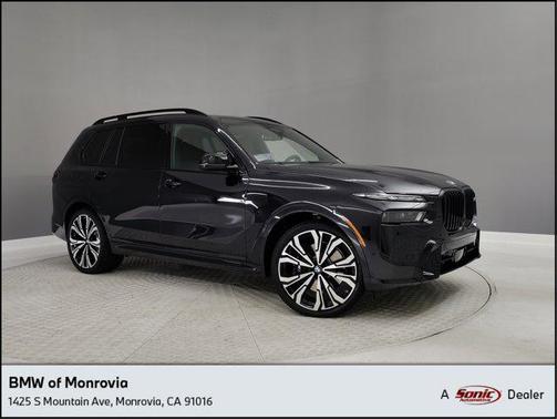 2025 BMW X7 M60i