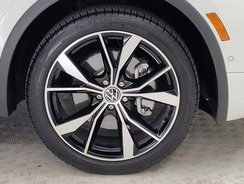 2024 Volkswagen Tiguan 2.0T SEL R-Line 4MOTION