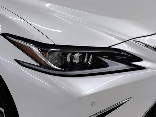 2022 Lexus ES 350 Base