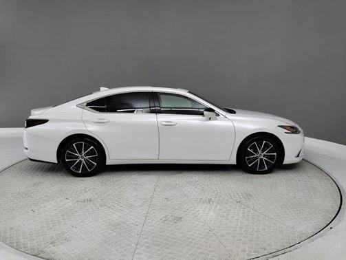 2022 Lexus ES 350 Base