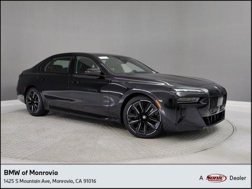 2025 BMW 740 i