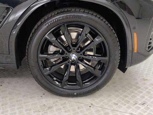 2023 BMW X4 xDrive30i