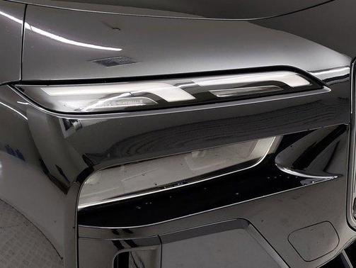 2026 BMW 750e i xDrive