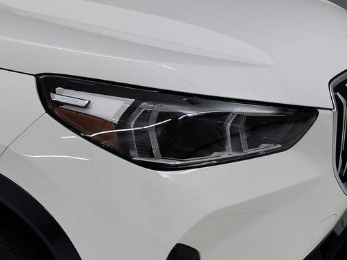 Alpine White 2026 BMW X1 xDrive28i