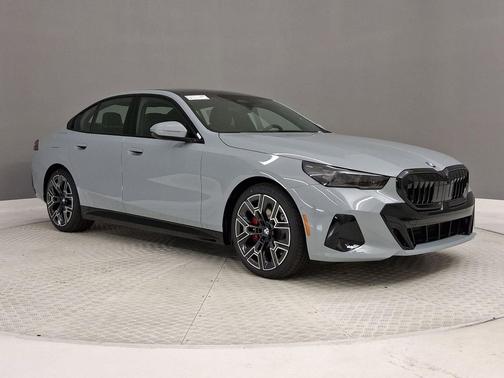 Brooklyn Grey Metallic 2027 BMW 530 i