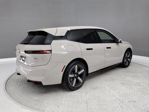 2026 BMW iX xDrive45