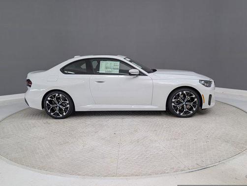 2025 BMW 230 i