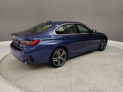 2022 BMW 330 xDrive