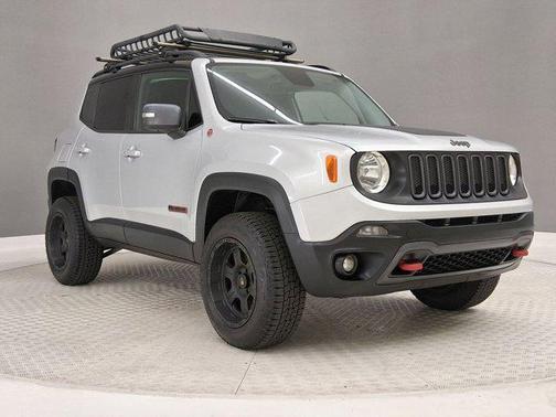 Glacier Metallic 2016 Jeep Renegade Trailhawk