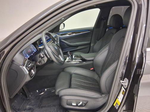 Dark Graphite Metallic 2023 BMW 530e Base