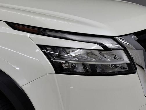2022 Nissan Pathfinder Platinum 2WD