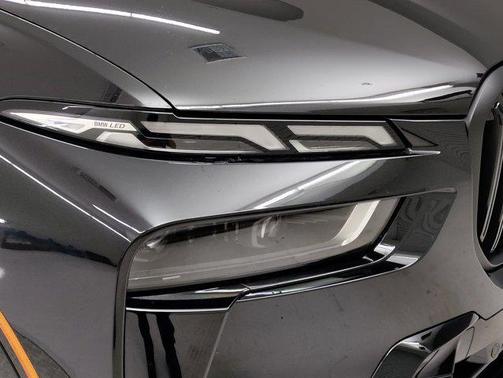 2026 BMW X7 M60i