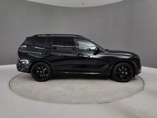 2026 BMW X7 M60i