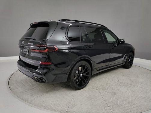 2026 BMW X7 M60i