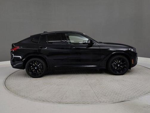 2025 BMW X4 xDrive30i