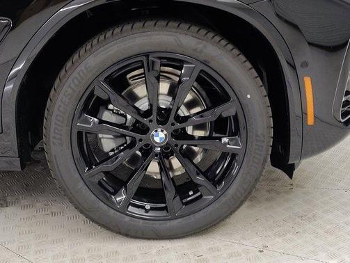 2025 BMW X4 xDrive30i