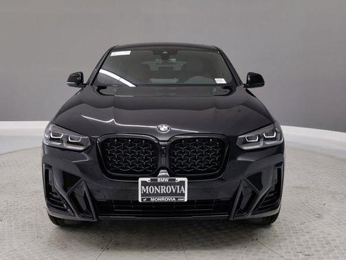 2025 BMW X4 xDrive30i